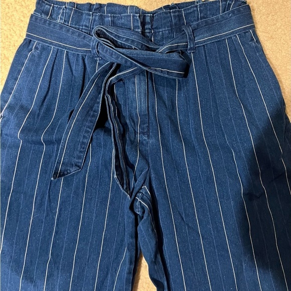 J Crew wide leg pin stripe jeans size 4. - Picture 3 of 4